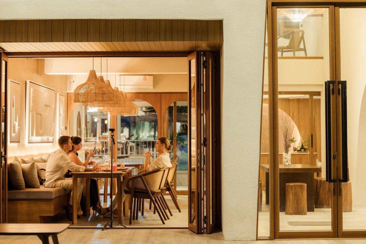 Tasana Bar And Luxury Resort 코란 외부 사진