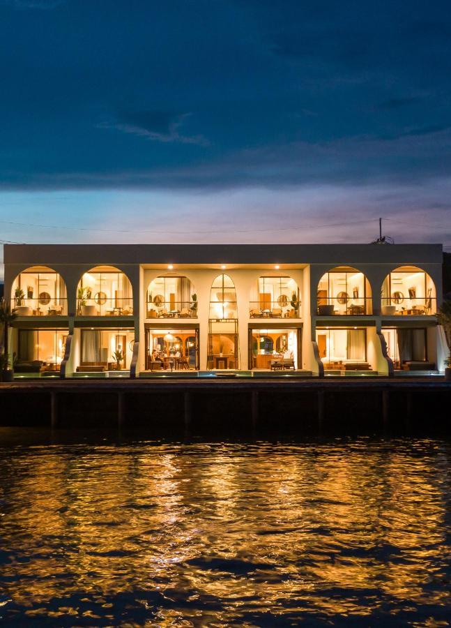 Tasana Bar And Luxury Resort 코란 외부 사진