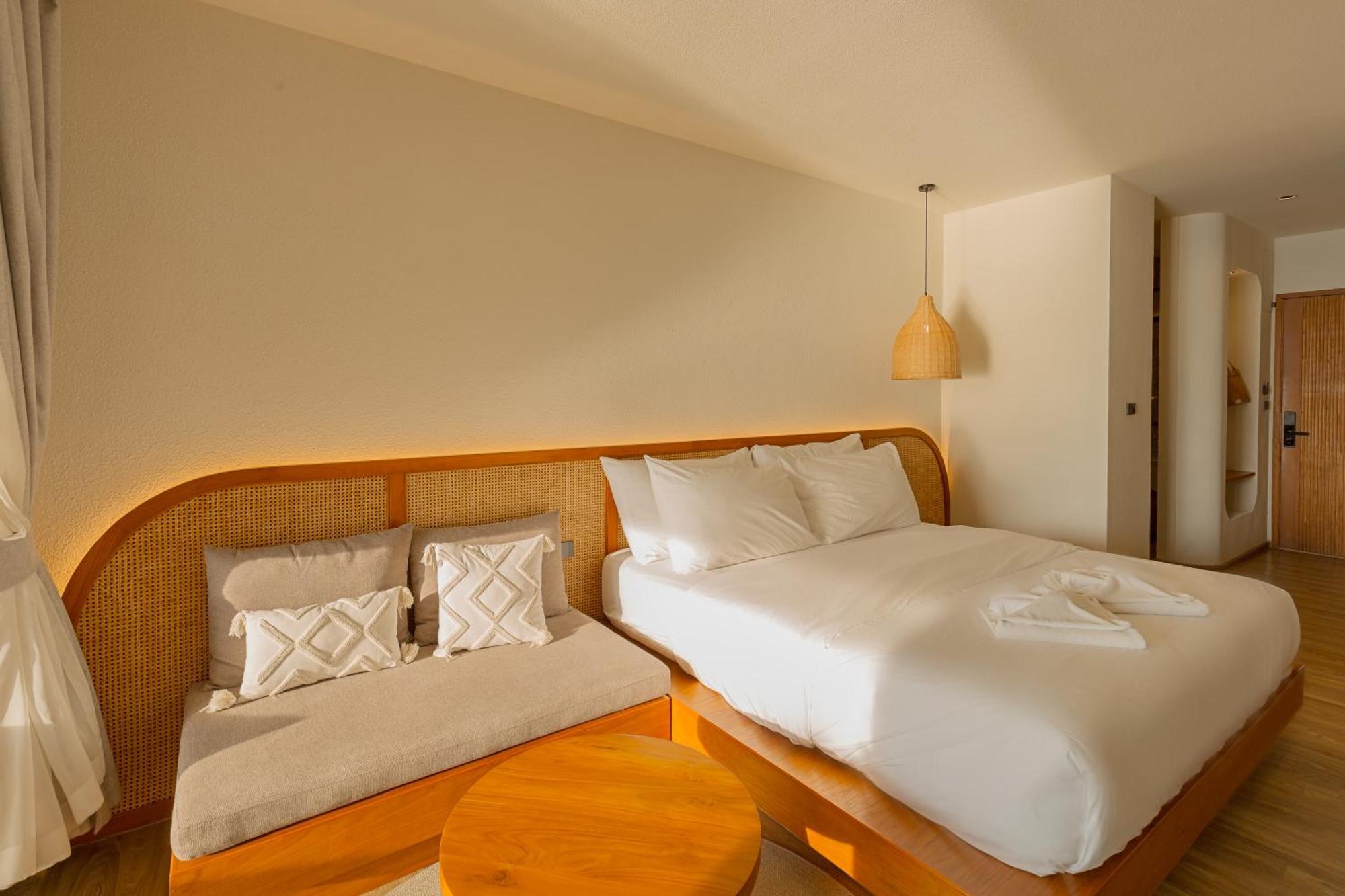 Tasana Bar And Luxury Resort 코란 외부 사진