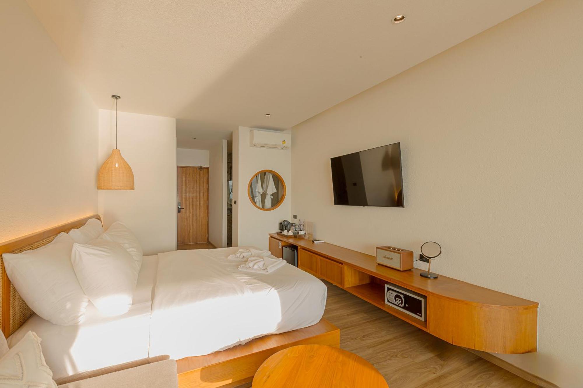 Tasana Bar And Luxury Resort 코란 외부 사진