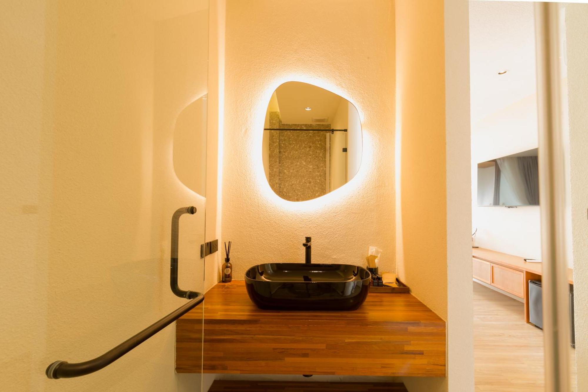 Tasana Bar And Luxury Resort 코란 외부 사진