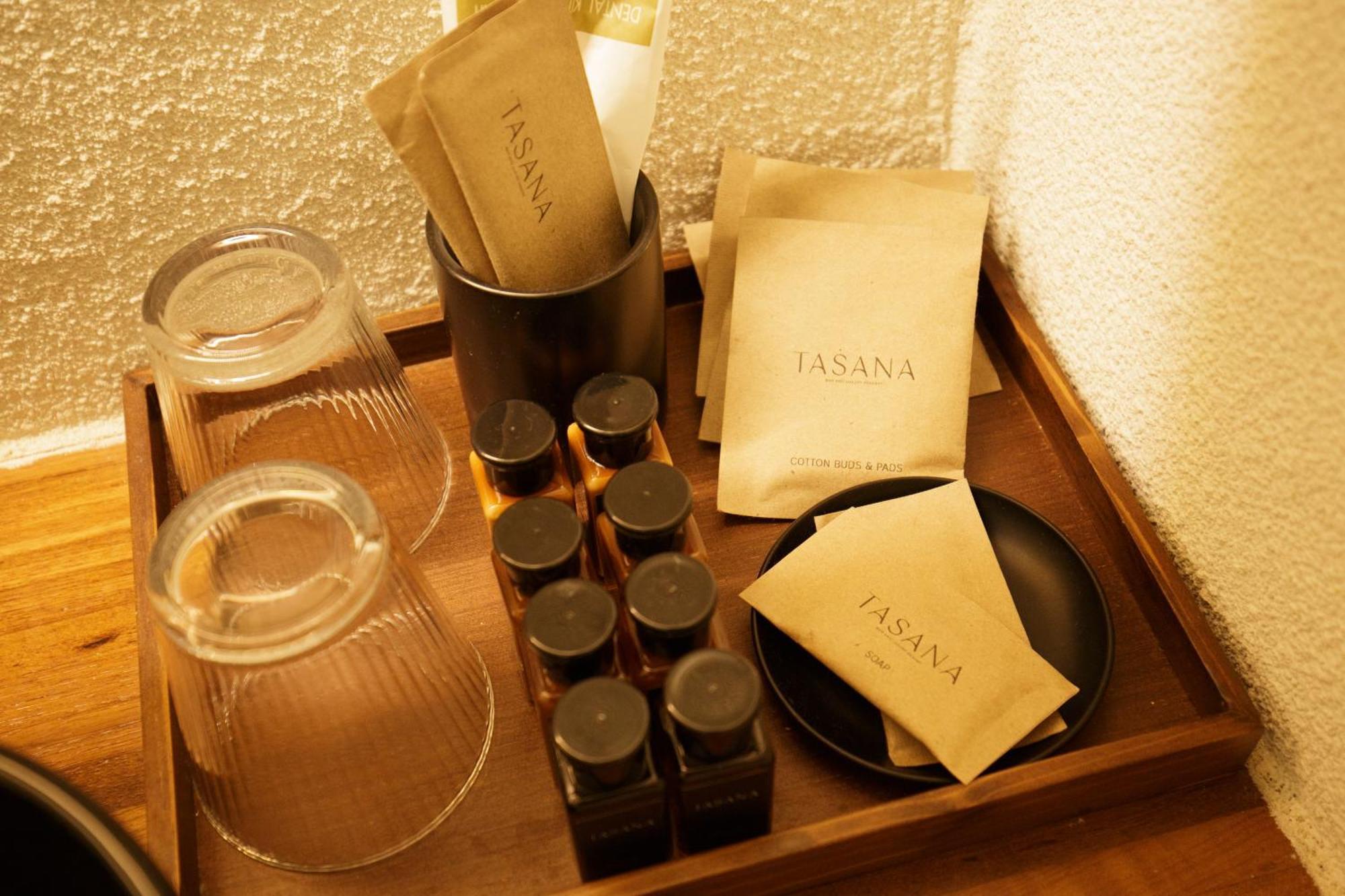 Tasana Bar And Luxury Resort 코란 외부 사진