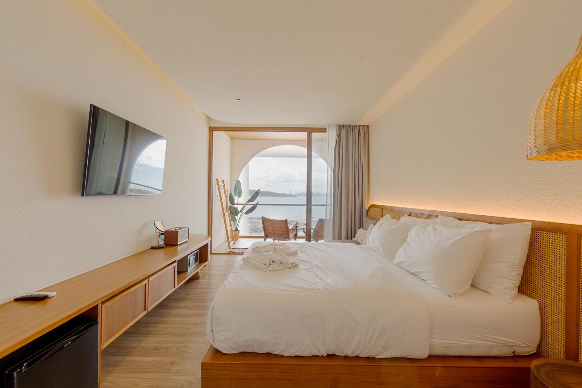 Tasana Bar And Luxury Resort 코란 외부 사진