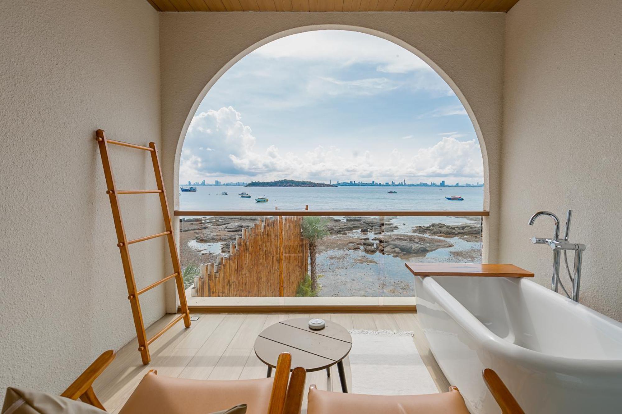 Tasana Bar And Luxury Resort 코란 외부 사진
