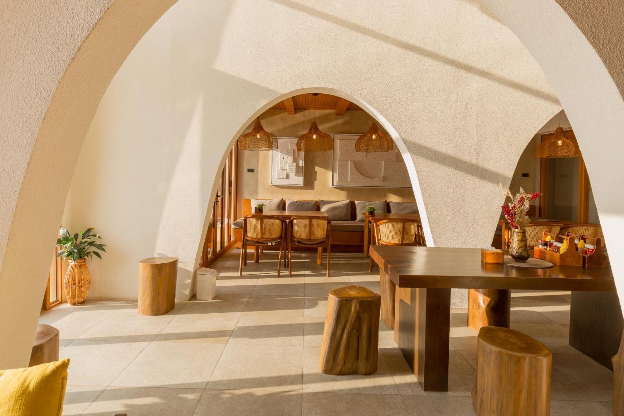 Tasana Bar And Luxury Resort 코란 외부 사진