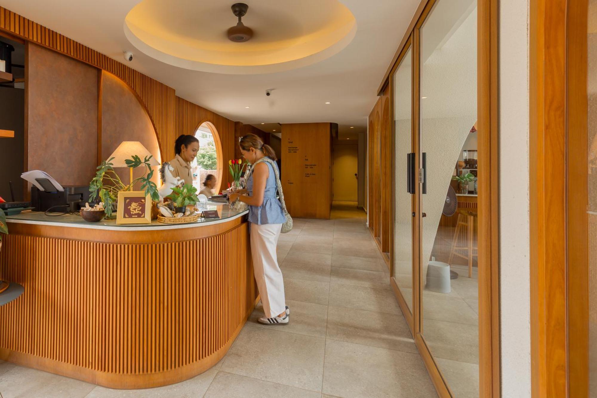 Tasana Bar And Luxury Resort 코란 외부 사진