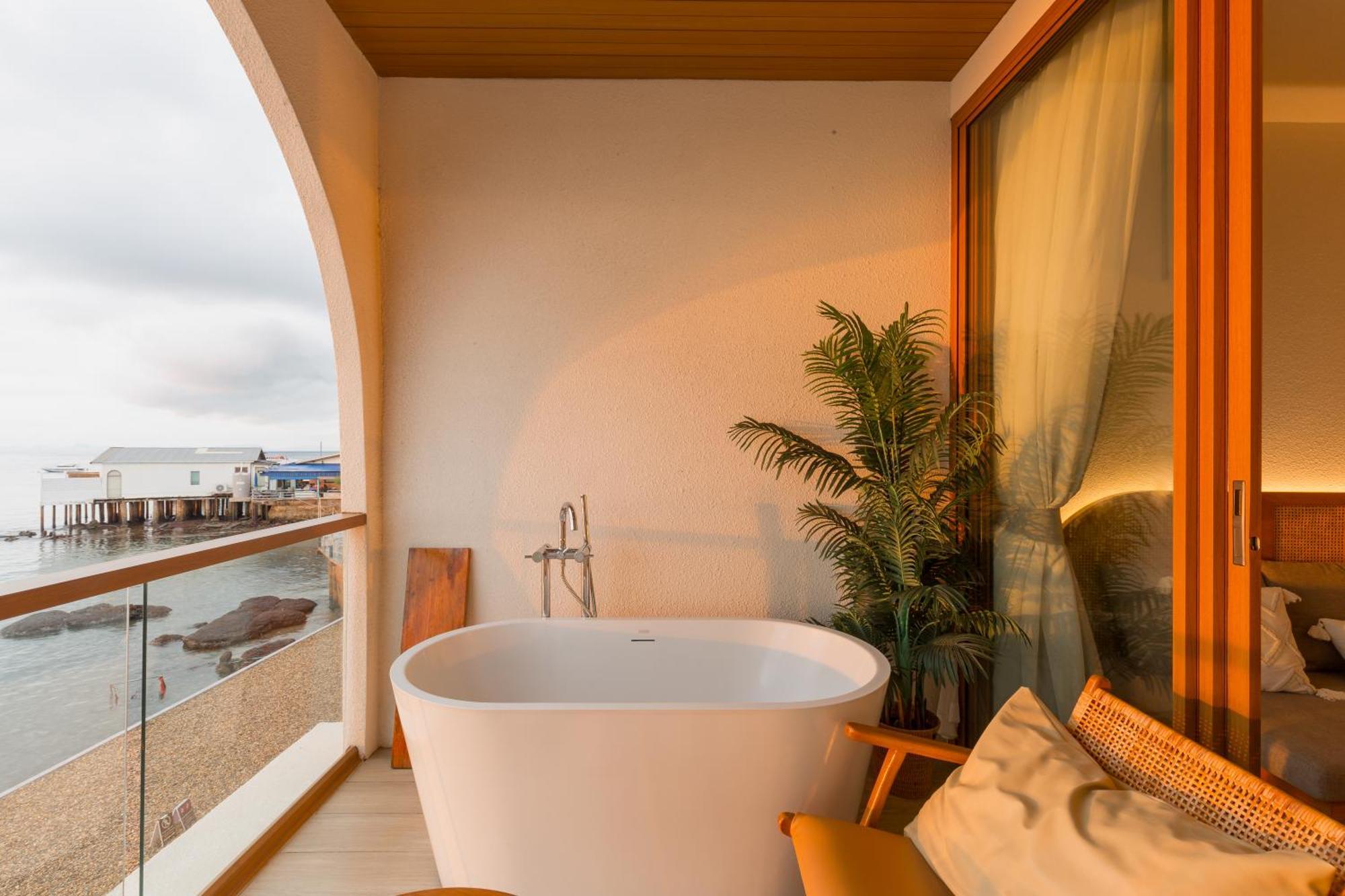 Tasana Bar And Luxury Resort 코란 외부 사진