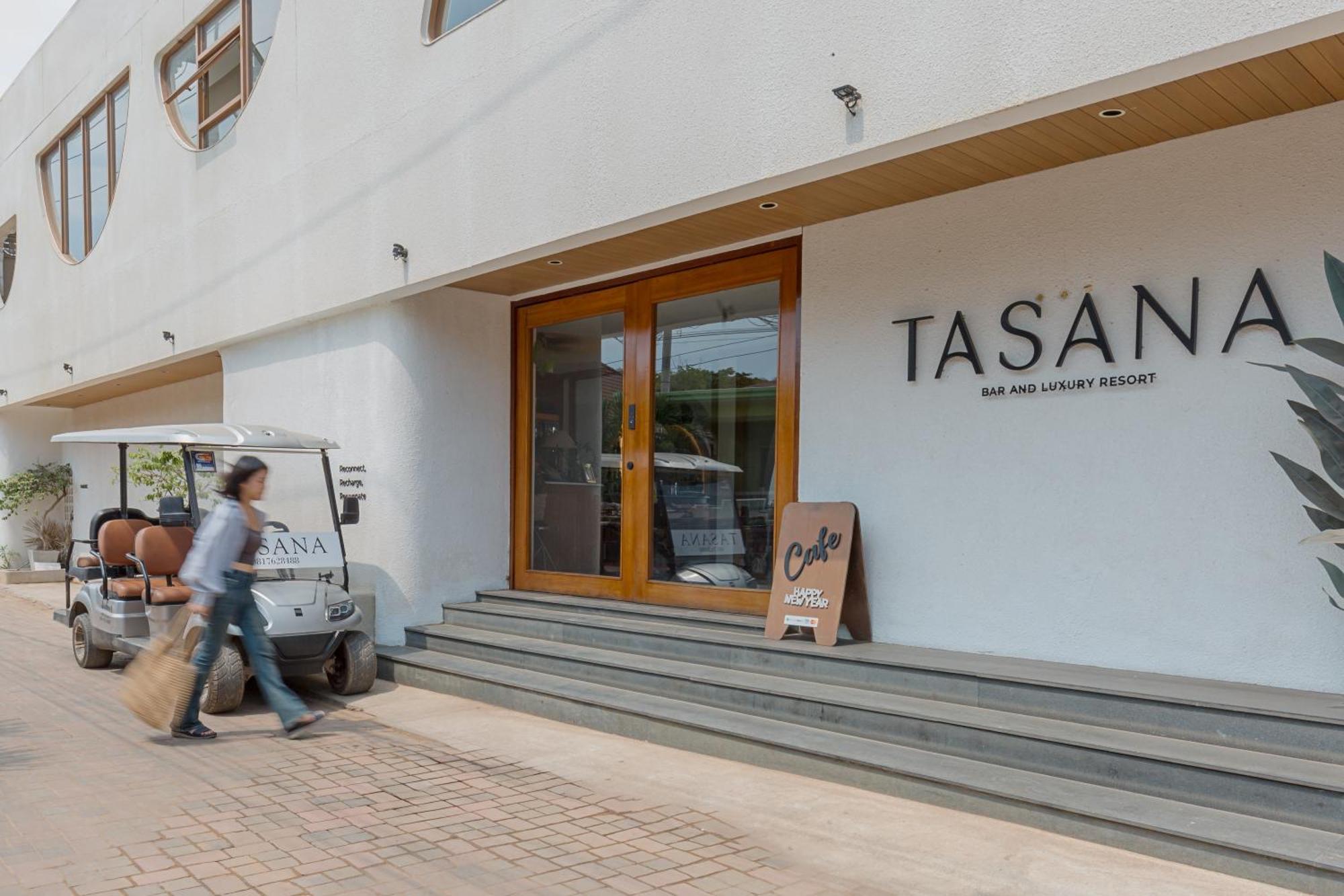 Tasana Bar And Luxury Resort 코란 외부 사진