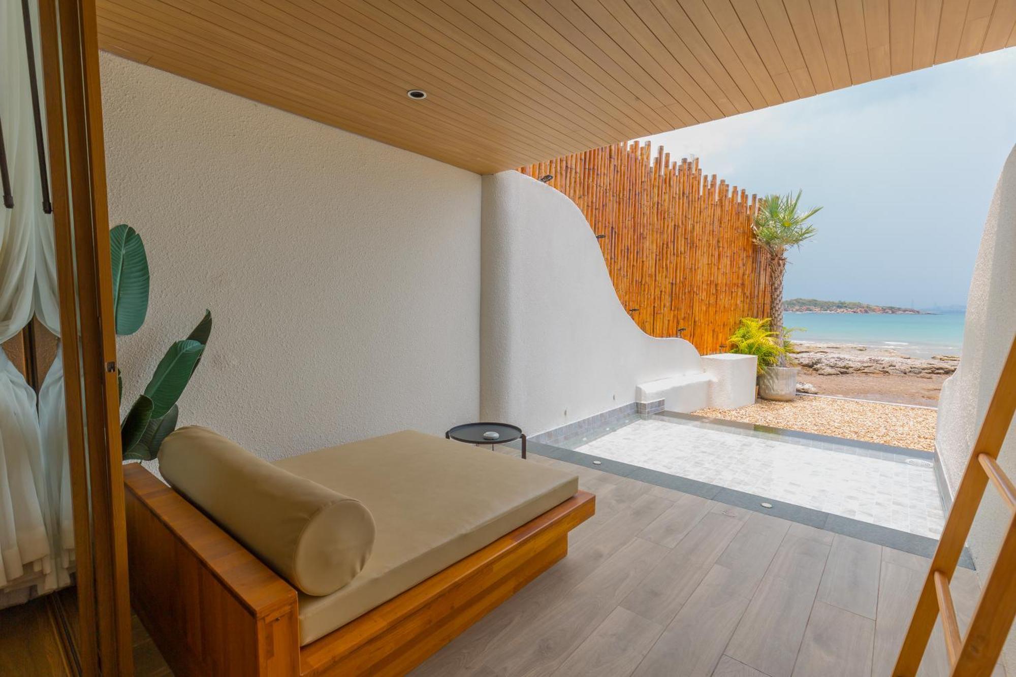 Tasana Bar And Luxury Resort 코란 외부 사진
