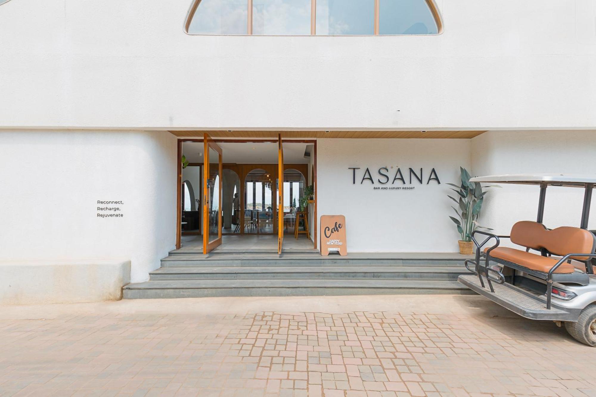 Tasana Bar And Luxury Resort 코란 외부 사진
